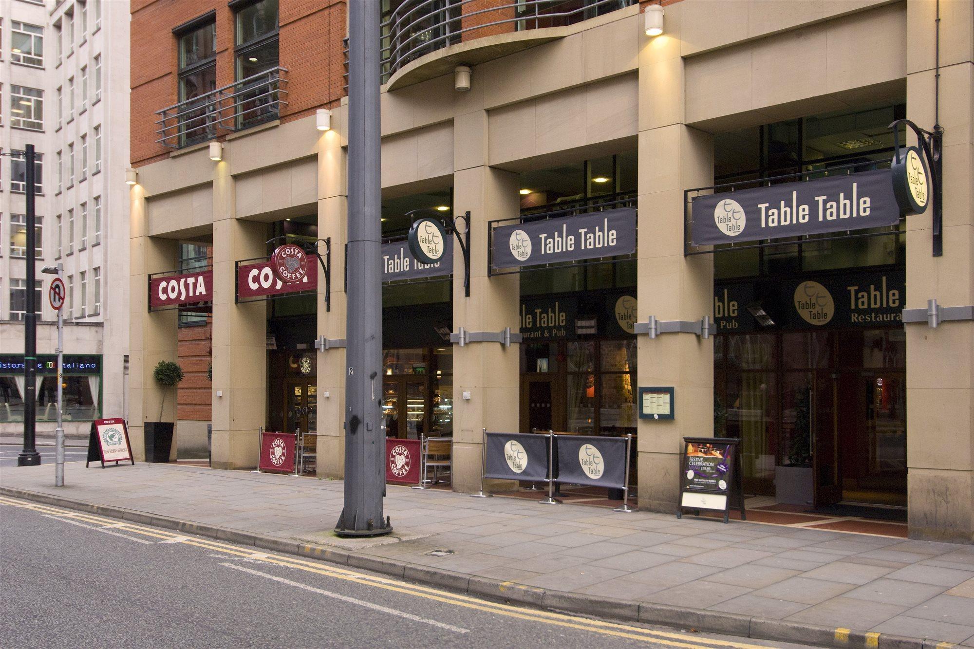 Premier Inn Manchester Central Exterior foto