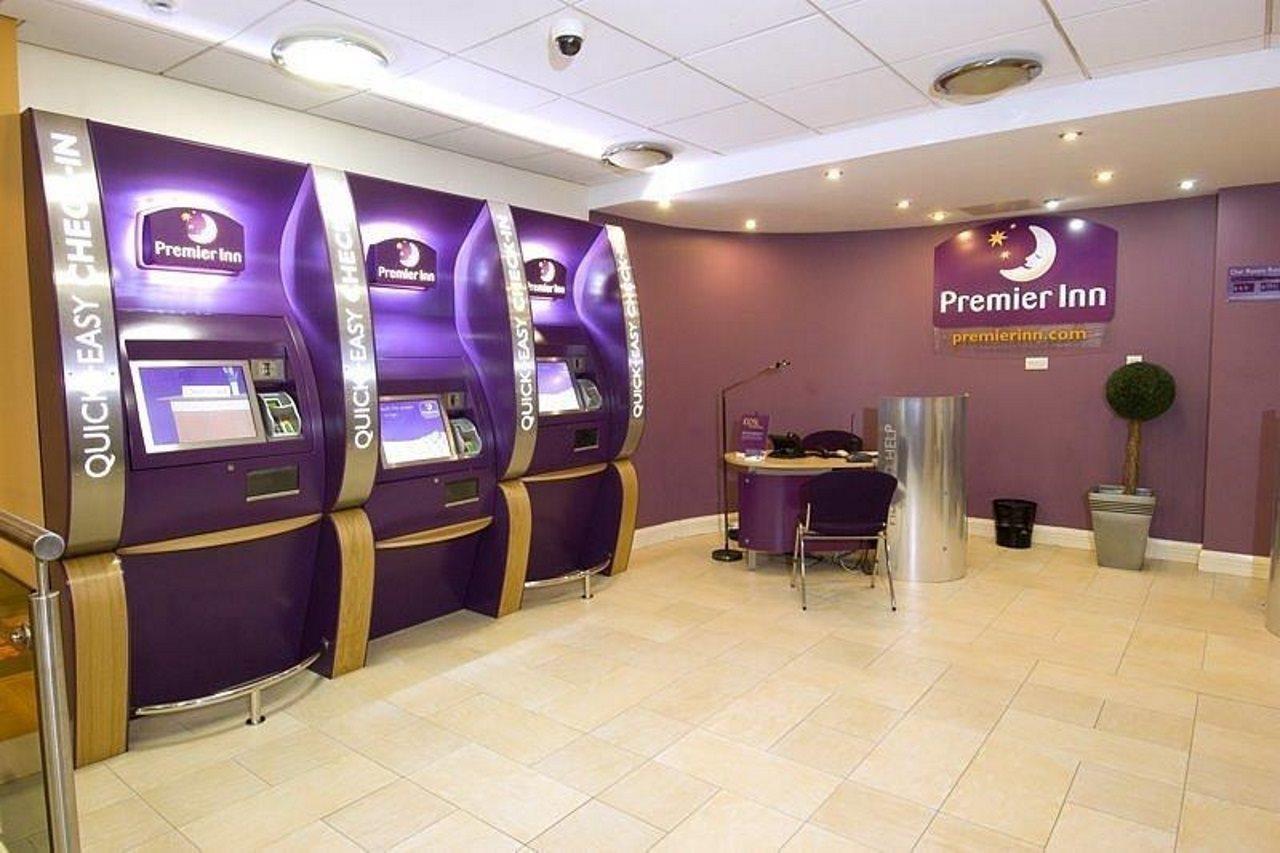 Premier Inn Manchester Central Exterior foto